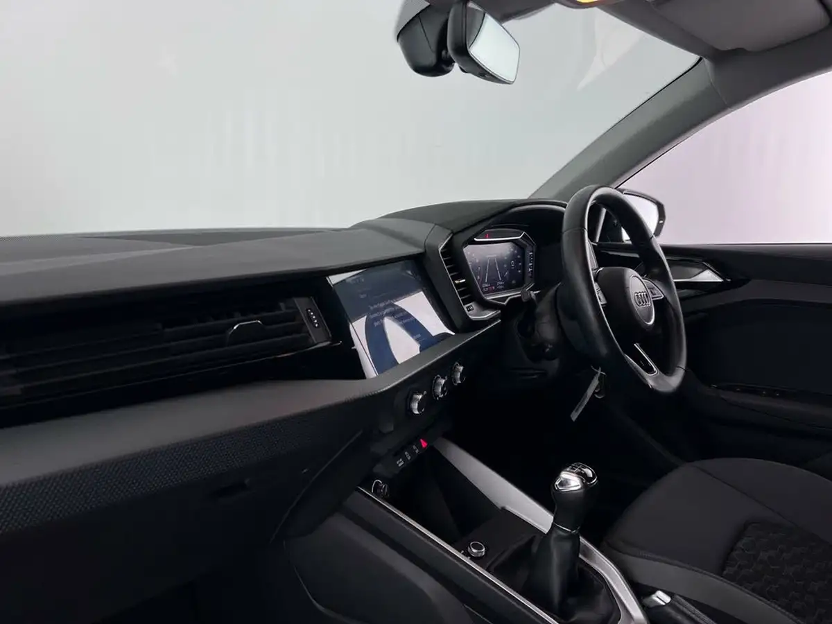 2019-audi-a1-10-30-tfsi-sport-big-10
