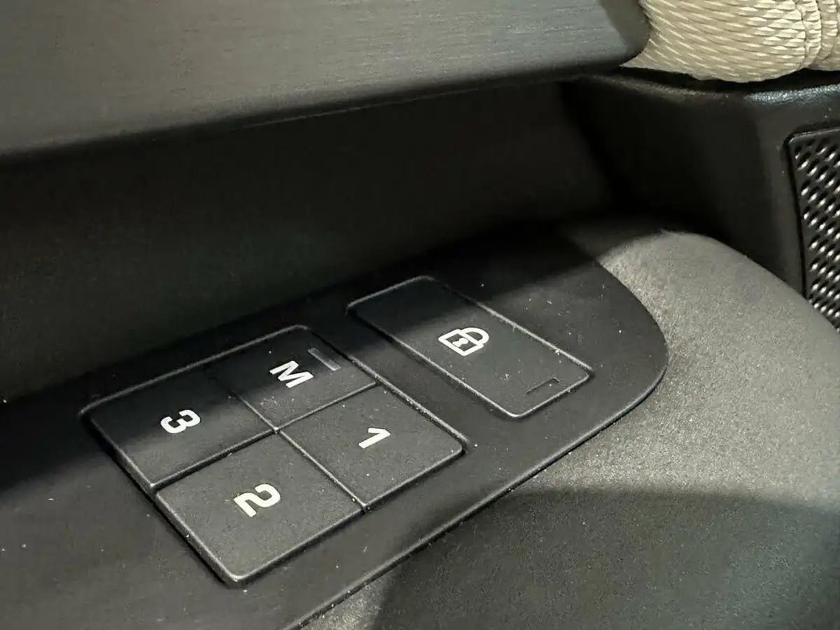 2021-land-rover-discovery-30-d300-r-dynamic-hse-big-45