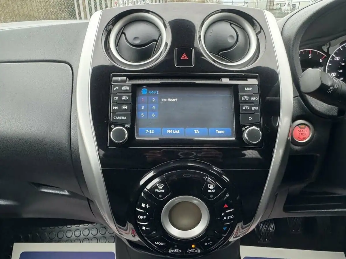 2014-nissan-note-15dci-tekna-big-15