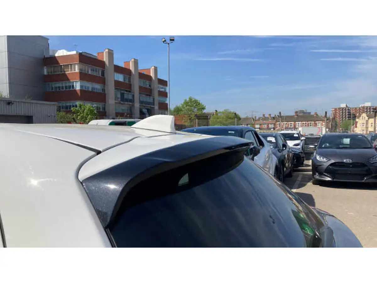 2022-toyota-yaris-15-vvt-i-excel-big-23