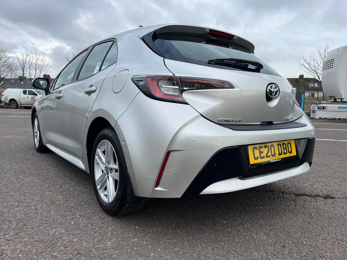 2020-toyota-corolla-18-vvt-i-icon-tech-spare-wheel-hatchback-5d-big-4
