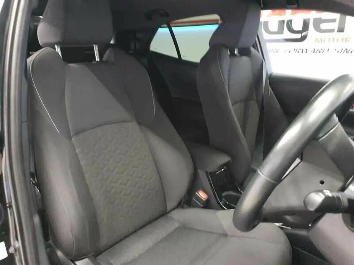 2021-toyota-corolla-18-vvt-i-icon-tech-trk-hatchback-5d-big-13