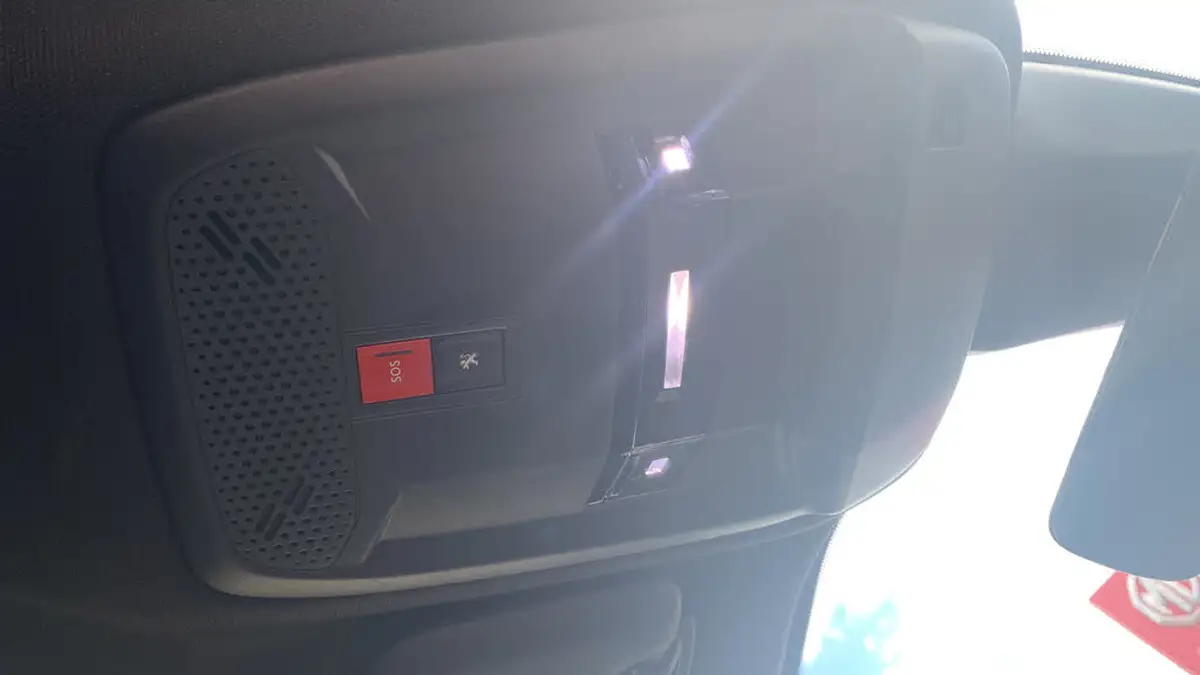 2021-peugeot-2008-suv-12-puretech-gt-big-38