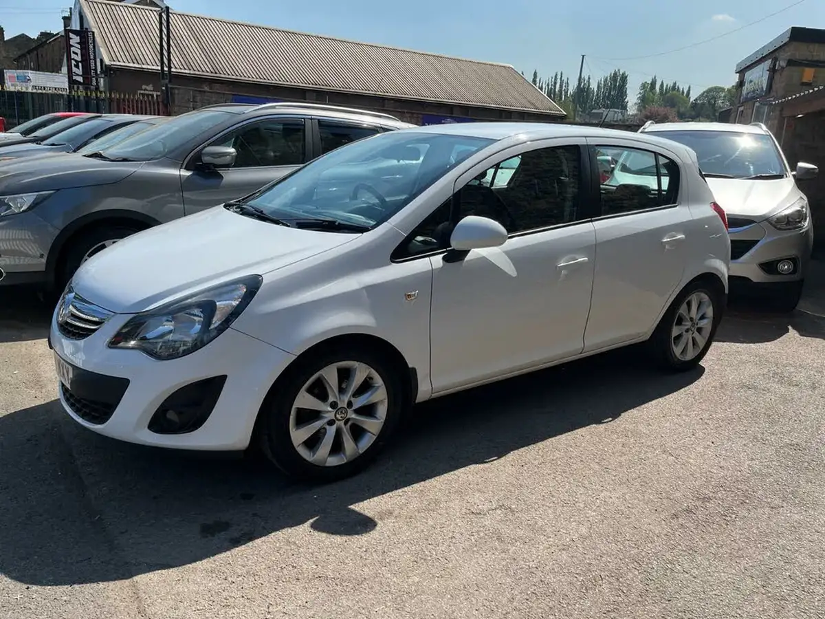 2014-vauxhall-corsa-12-excite-16v-vvt-85ps-ac-5d-big-1