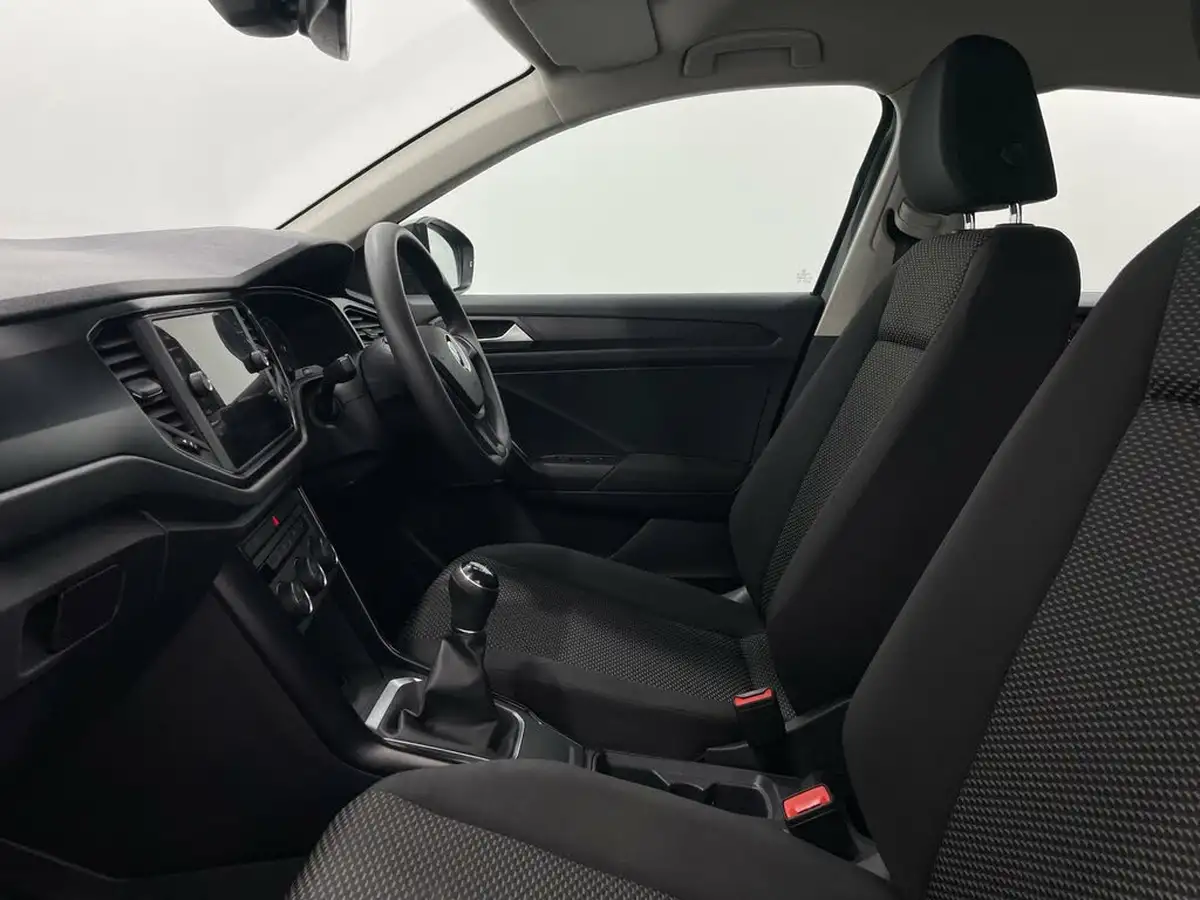 2021-volkswagen-t-roc-20tdi-s-big-25