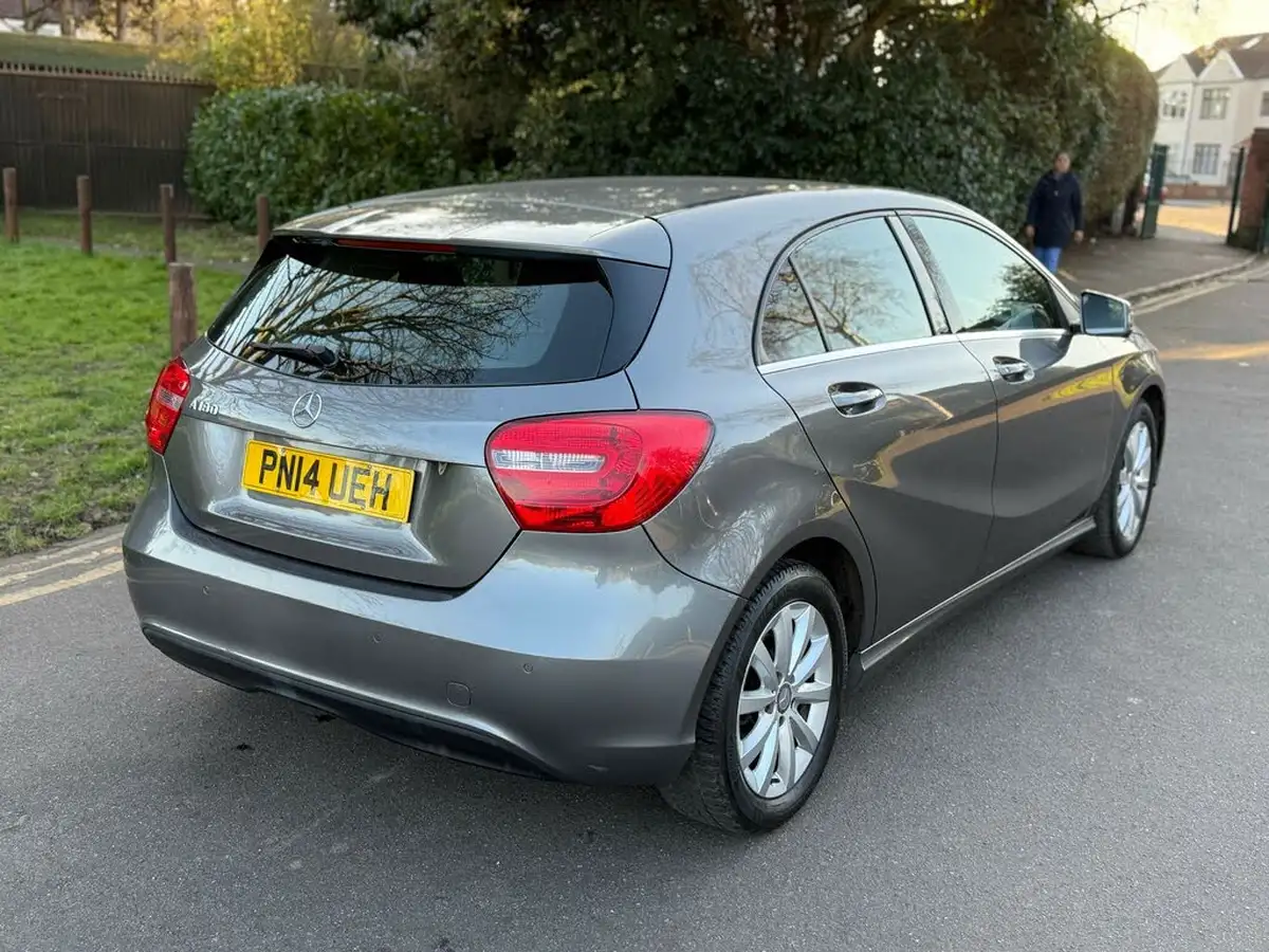 2014-mercedes-benz-a-class-16-a180-se-big-17