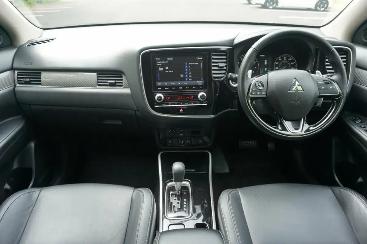 2020-mitsubishi-outlander-20-exceed-big-4