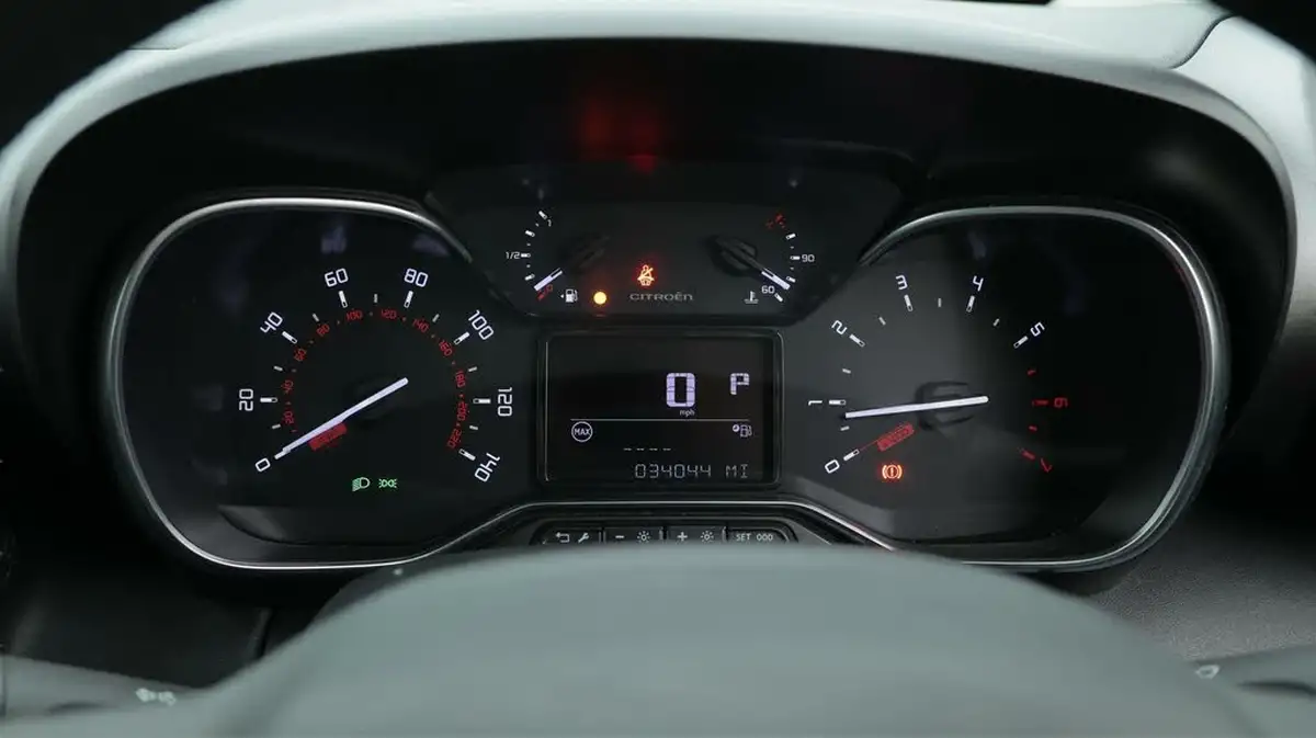 2022-citroen-c3-aircross-12-puretech-shine-130ps-eat6-big-10