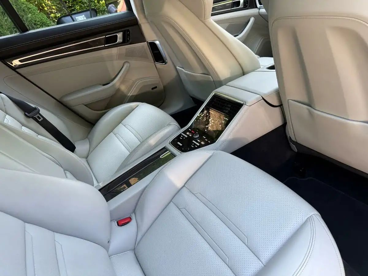 2016-porsche-panamera-40-v8-turbo-big-54