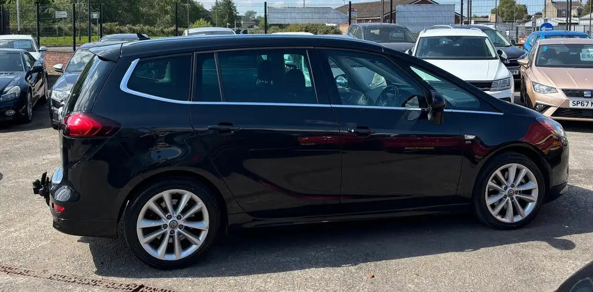 2014-vauxhall-zafira-tourer-20cdti-se-big-3