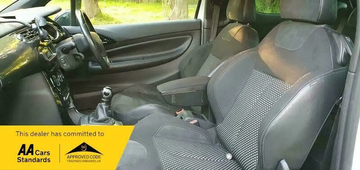 2011-citroen-ds3-16-dsport-150ps-big-30