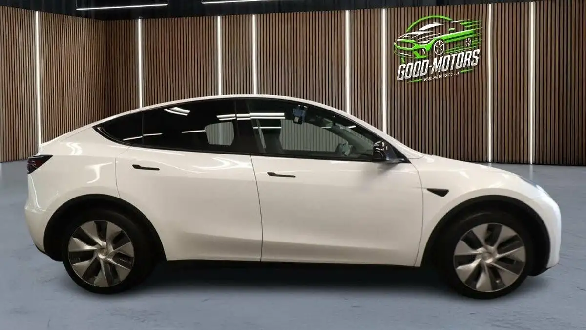 2023-tesla-model-y-e-rwd-big-4