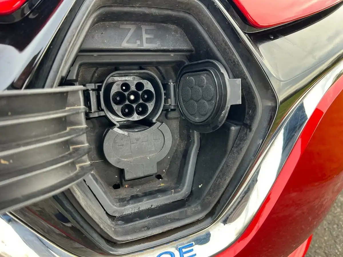 2021-renault-zoe-e-i-gt-line-big-33
