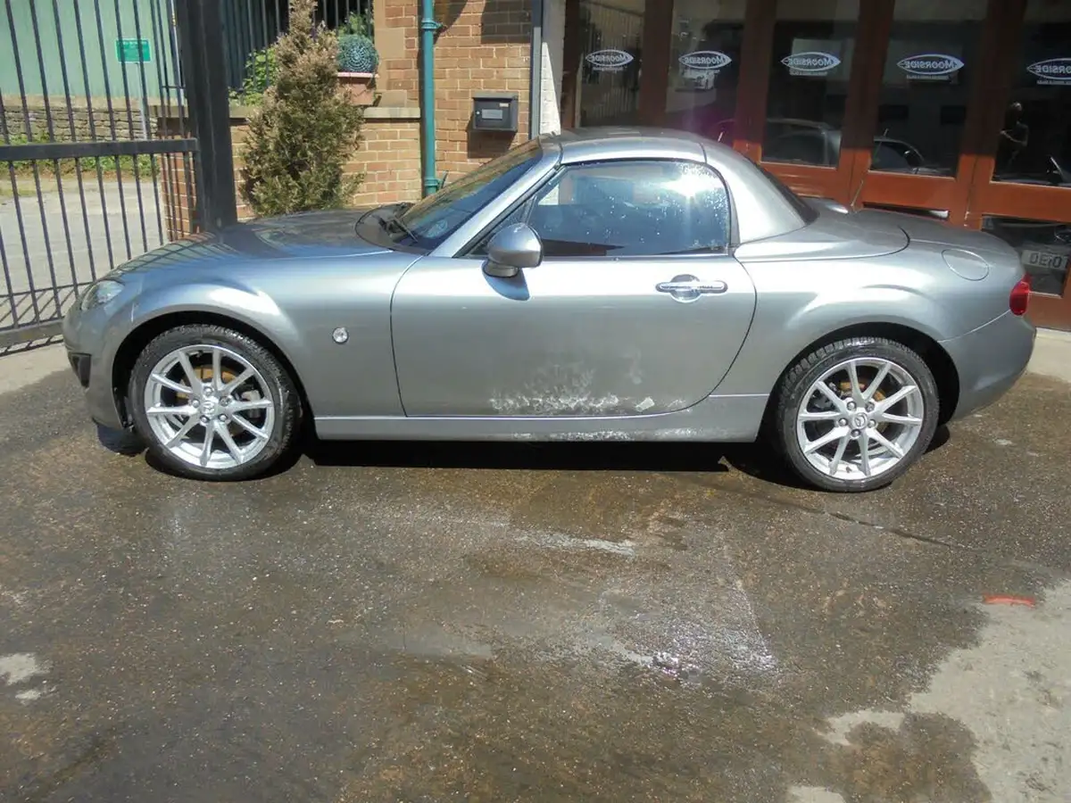 2011-mazda-mx-5-20-roadster-sport-tech-big-7