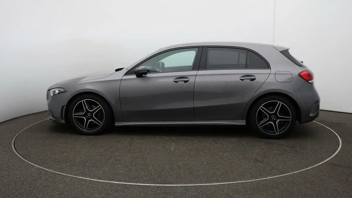 2022-mercedes-benz-a-class-13-a200-amg-line-executive-edition-hatchback-5d-7g-dct-big-62