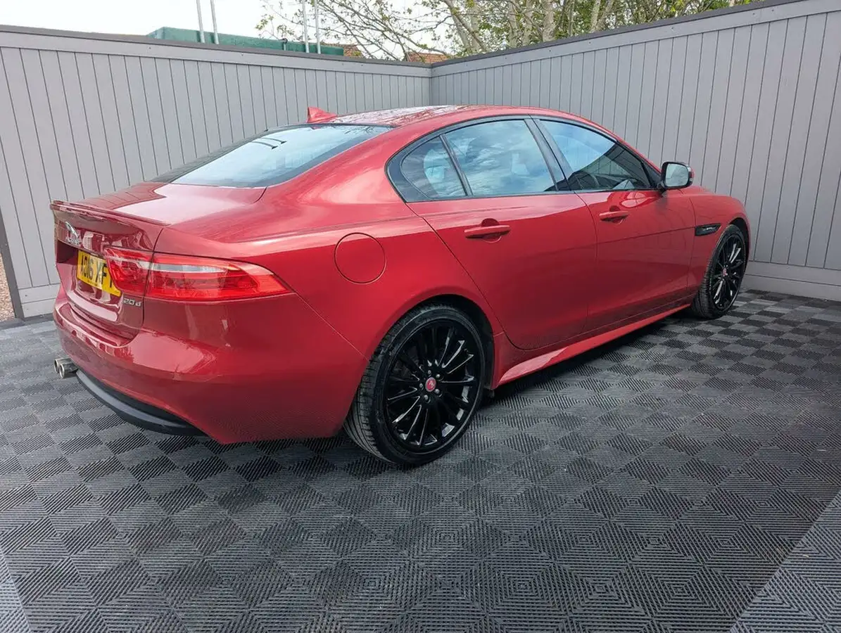2016-jaguar-xe-20d-r-sport-180ps-auto-big-49