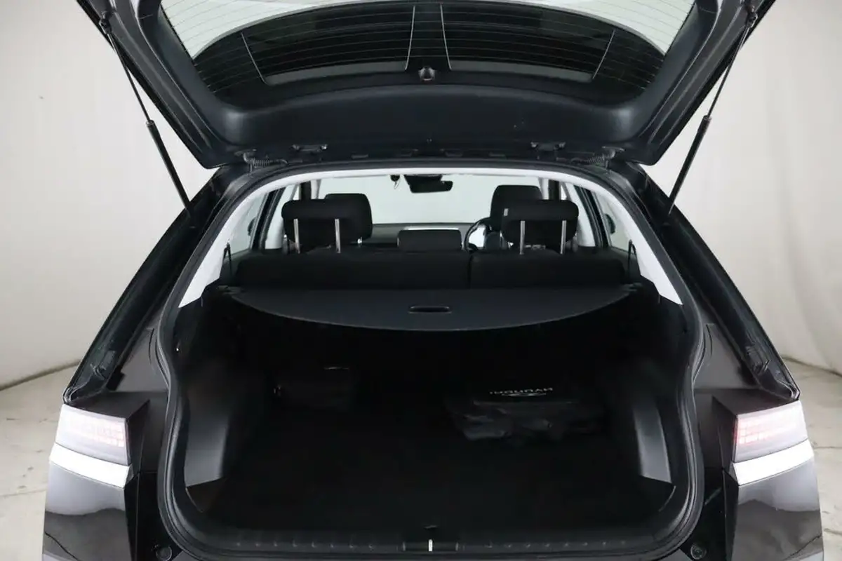 2022-hyundai-ioniq-5-e-se-connect-big-12