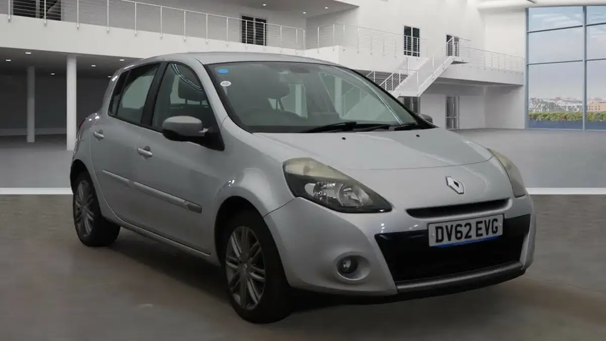 2012-renault-clio-12-dynamique-tom-tom-16v-75bhp-hatchback-5d-big-0