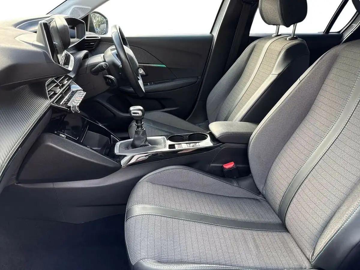 2021-peugeot-208-12-puretech-allure-premium-100bhp-big-9