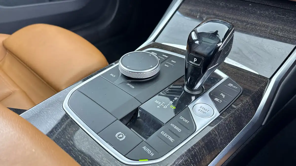 2021-bmw-3-series-20-330e-sport-pro-touring-5d-big-15