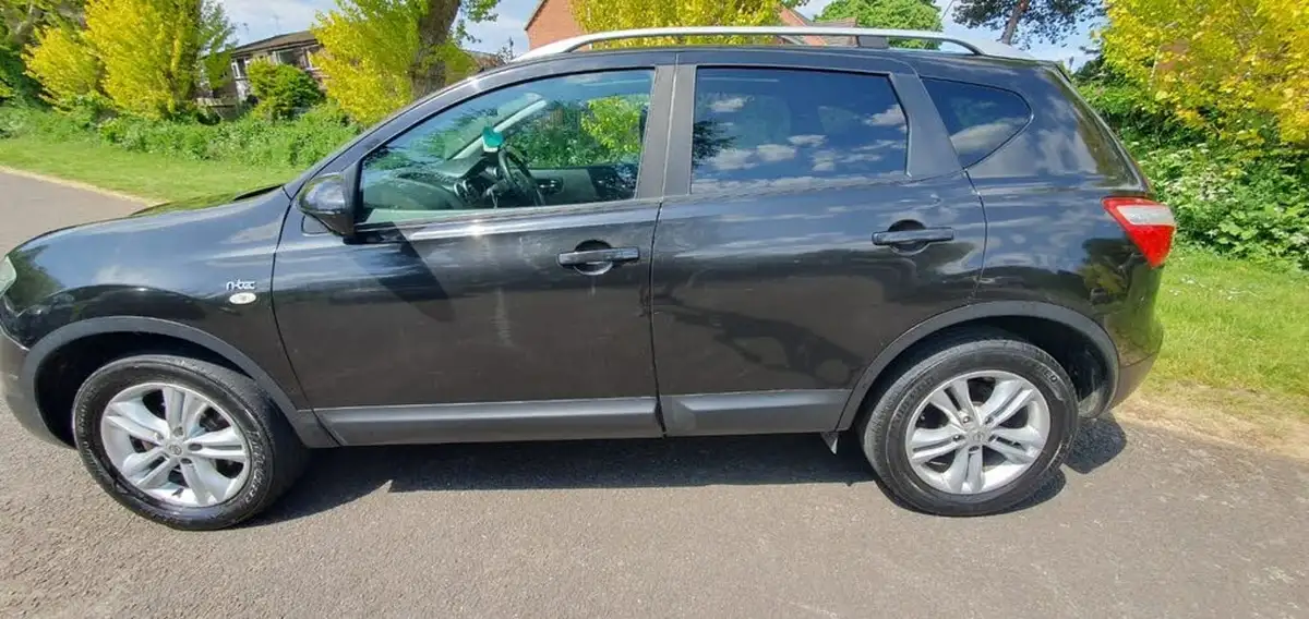 2010-nissan-qashqai-15td-n-tec-big-1