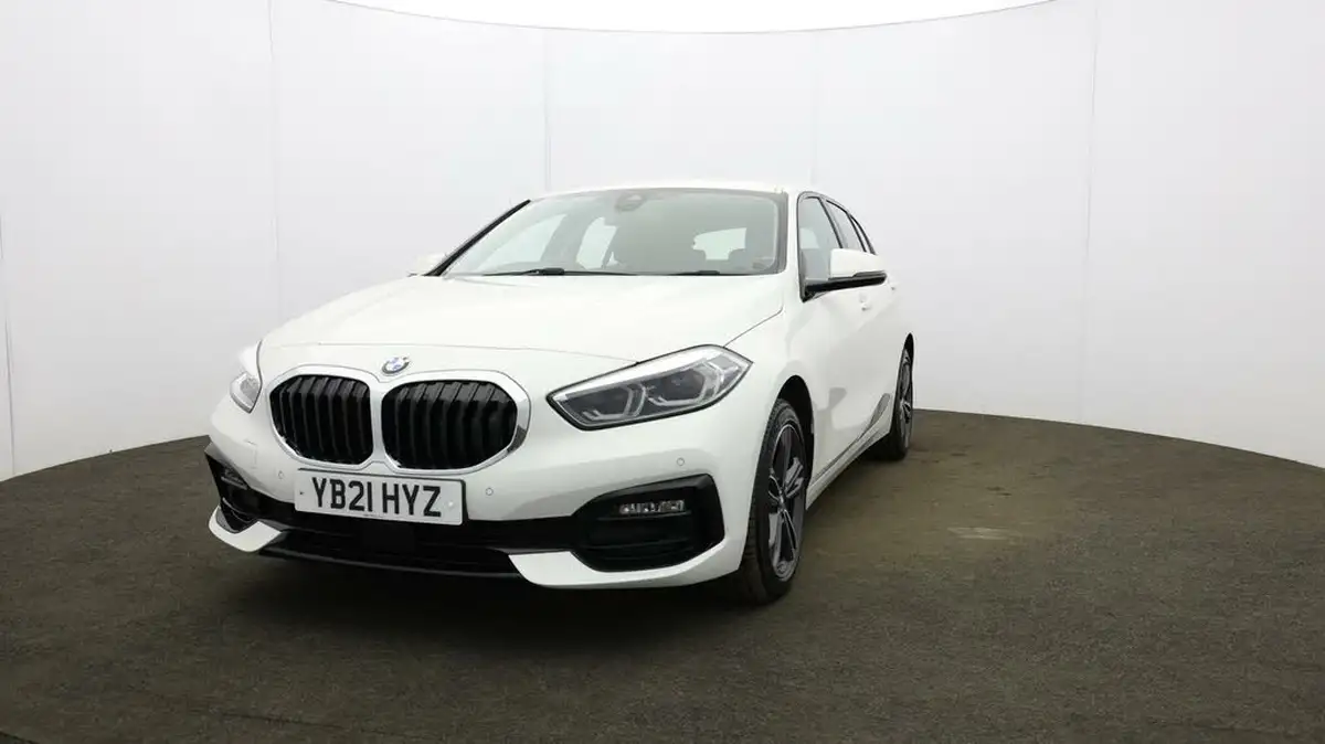2021-bmw-1-series-20td-120d-xdrive-sport-lcp-big-39