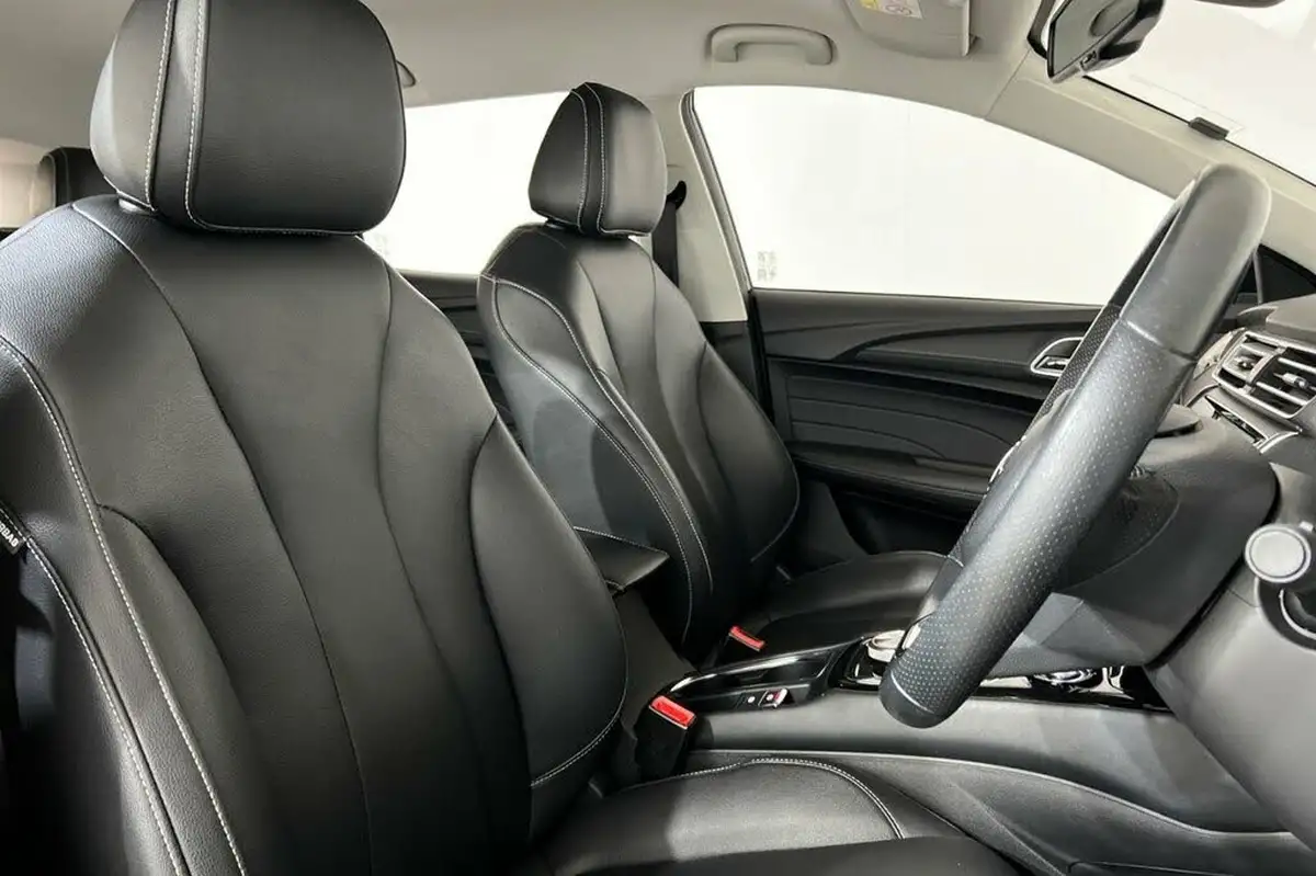 2022-mg-mg5-e-exclusive-ev-long-range-big-21