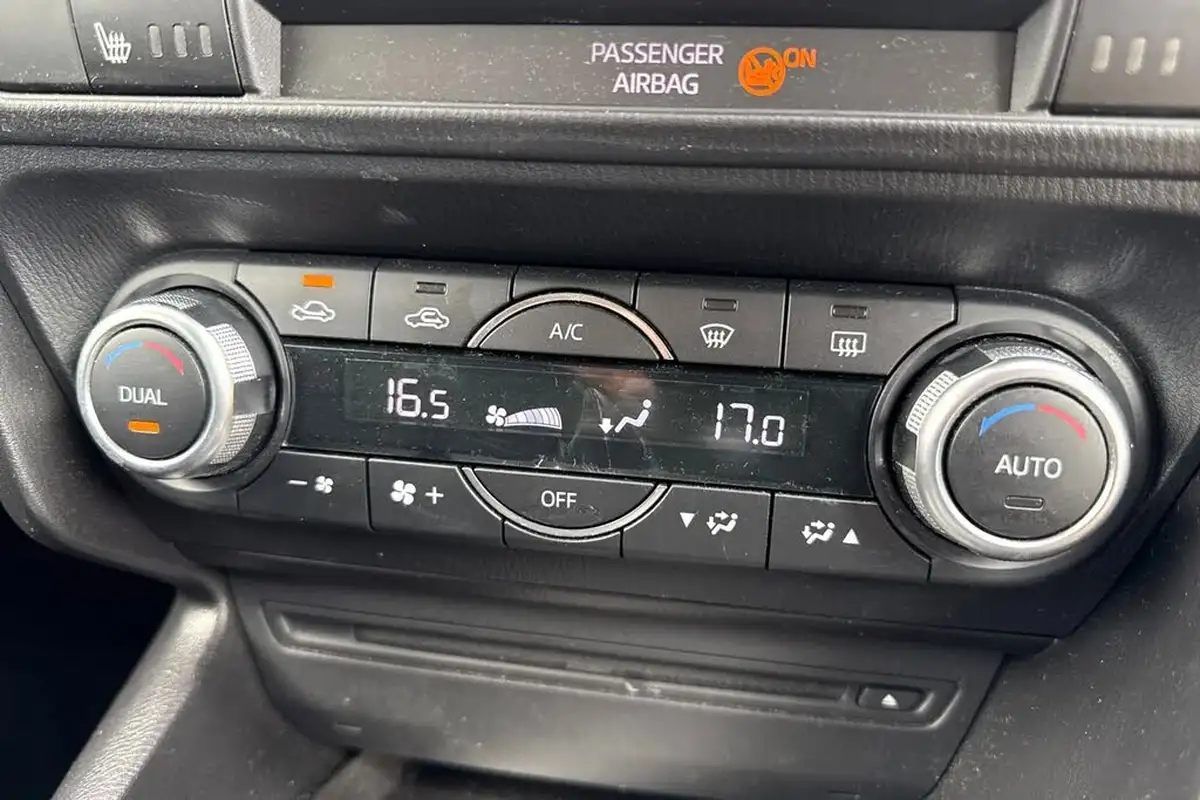 2017-mazda-mazda3-20-se-l-nav-hatchback-5d-big-20
