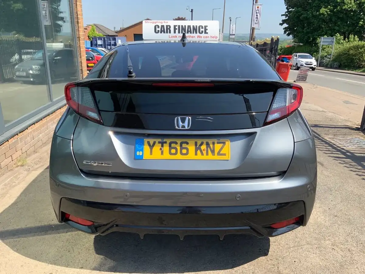 2016-honda-civic-14-i-vtec-se-plus-navi-big-5