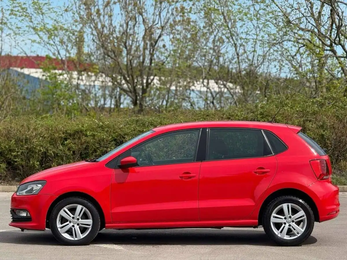2017-volkswagen-polo-10-match-60ps-ss-5d-big-5