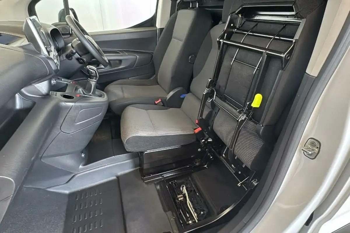 2020-citroen-berlingo-15bluehdi-1000-enterprise-100pseu6dt-e-ss-panel-big-18