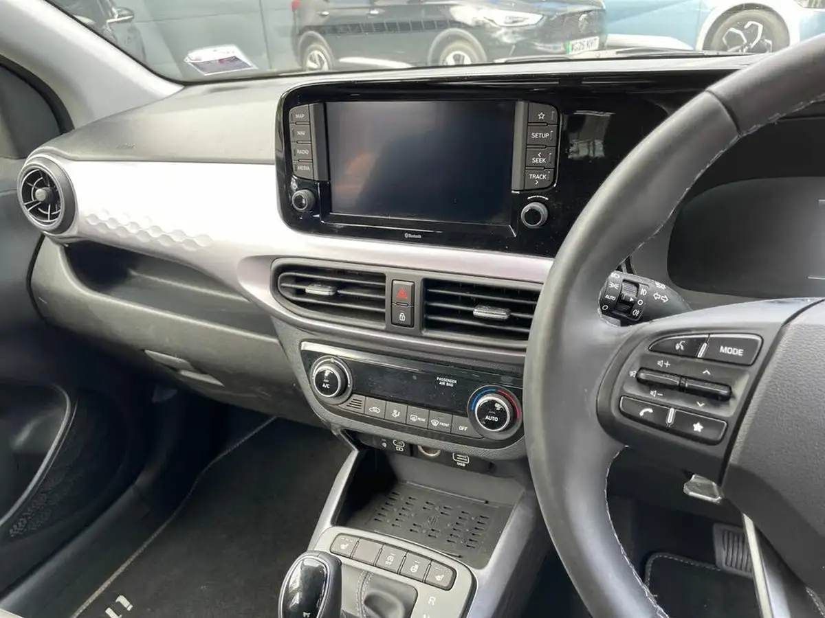 2024-hyundai-i10-12-premium-79ps-auto-big-17