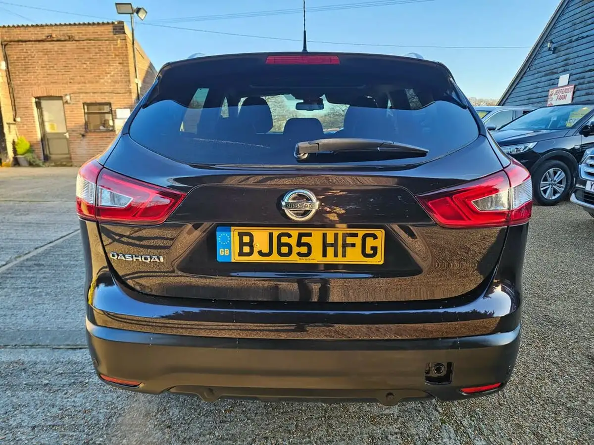 2015-nissan-qashqai-12-n-tec-xtronic-cvt-big-6