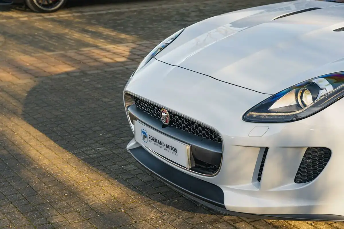 2015-jaguar-f-type-30-convertible-quickshift-big-8