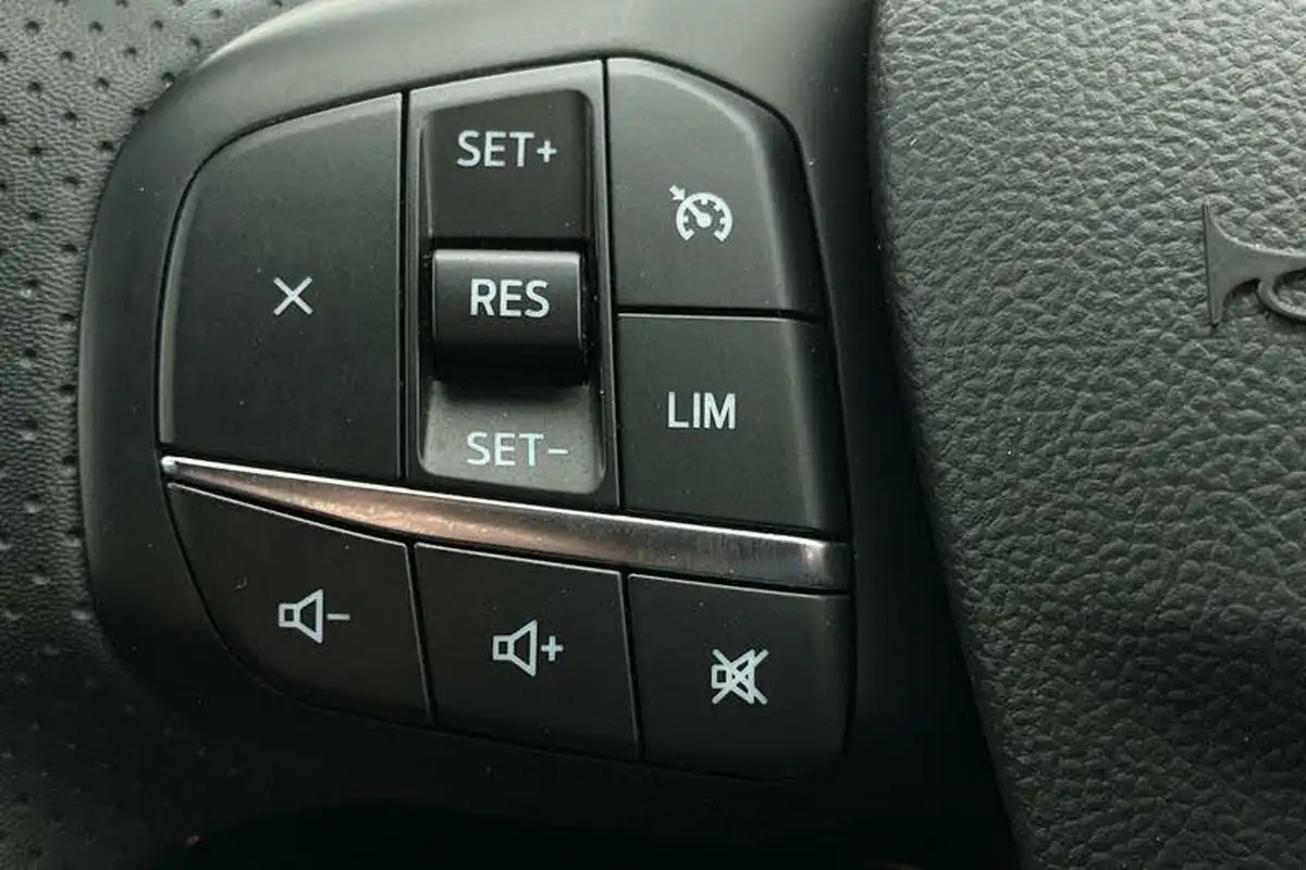 2023-ford-kuga-big-24