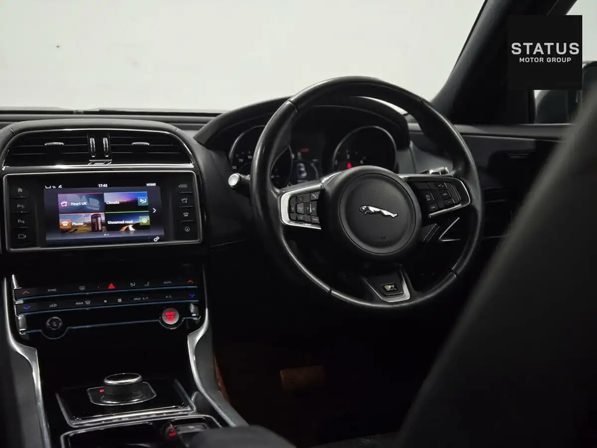 2017-jaguar-xe-20d-r-sport-240ps-awd-ss-1998cc-auto-big-19