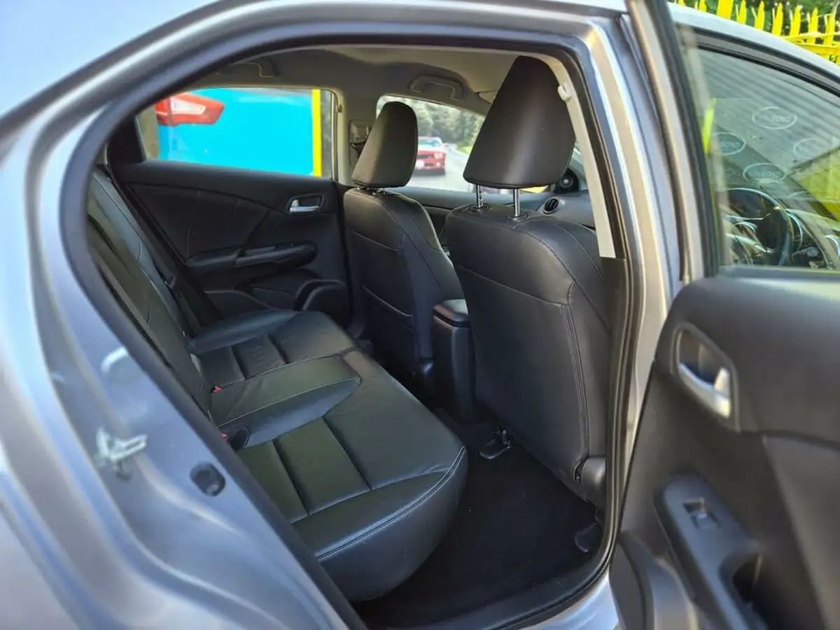 2012-honda-civic-18-ex-auto-big-26