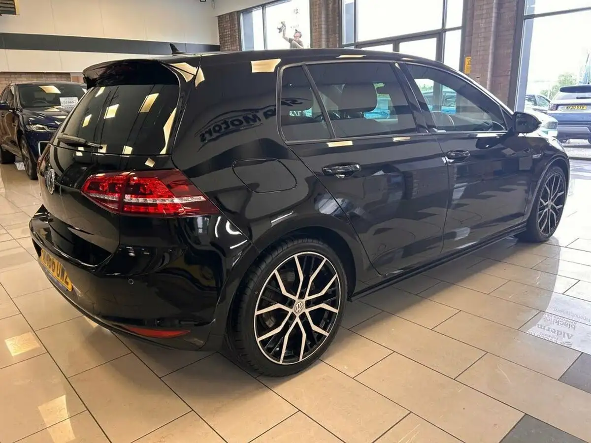 2016-volkswagen-golf-20tdi-gtd-bmt-hatchback-5d-big-6