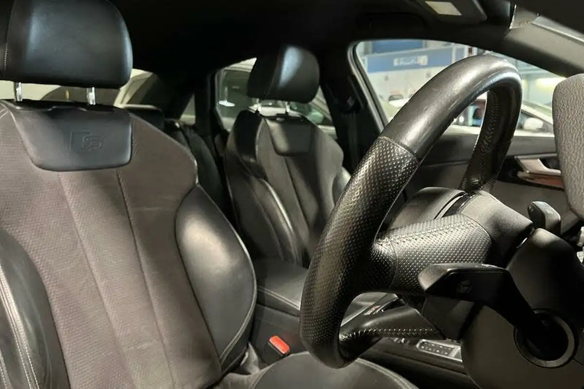 2018-audi-a4-14-tfsi-black-edition-big-16