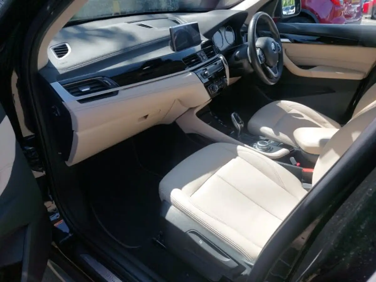 2021-bmw-x1-20-sdrive20i-xline-big-4