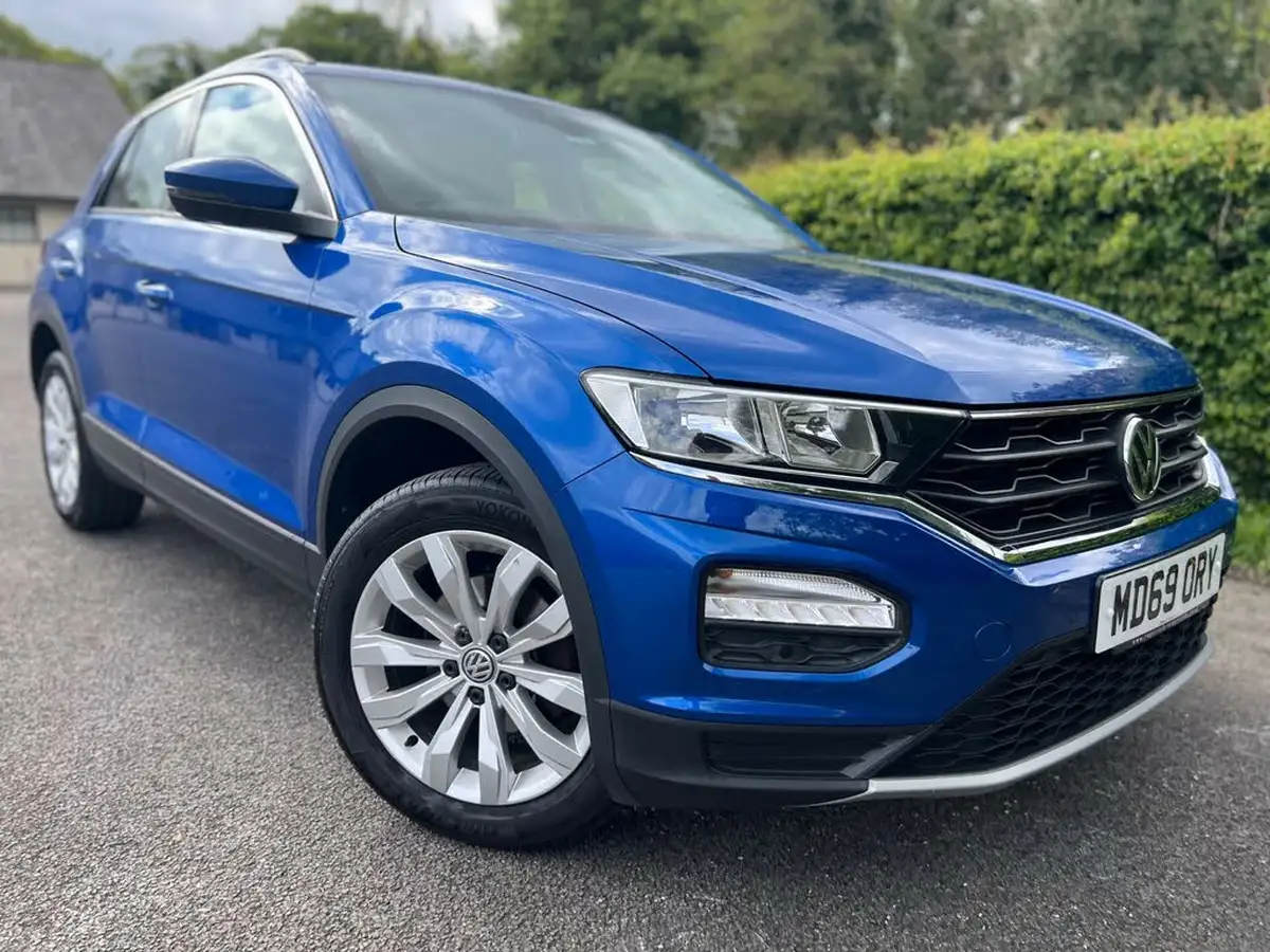 2020-volkswagen-t-roc-15-tsi-se-big-0