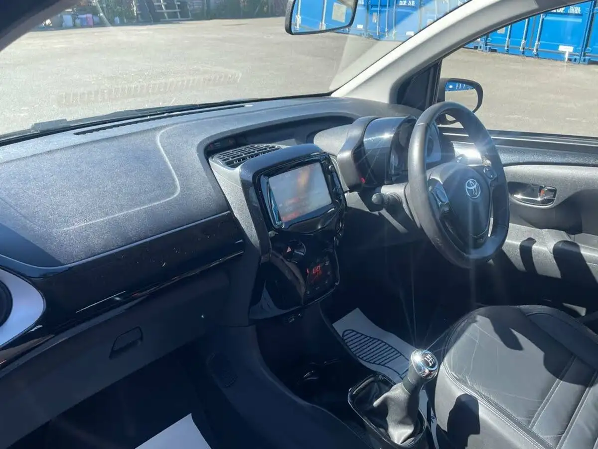 2015-toyota-aygo-10-vvt-i-x-clusiv-5d-big-18