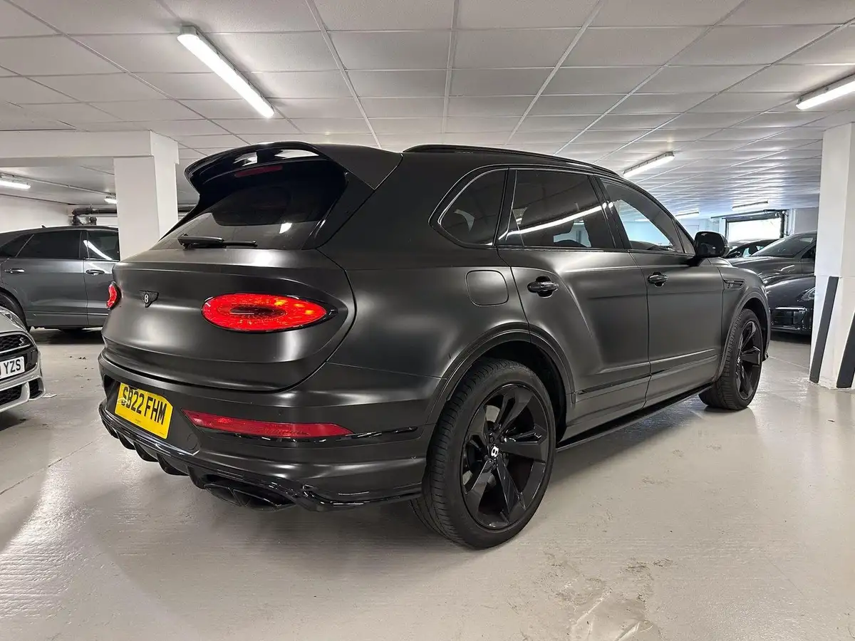 2022-bentley-bentayga-40-v8-big-1