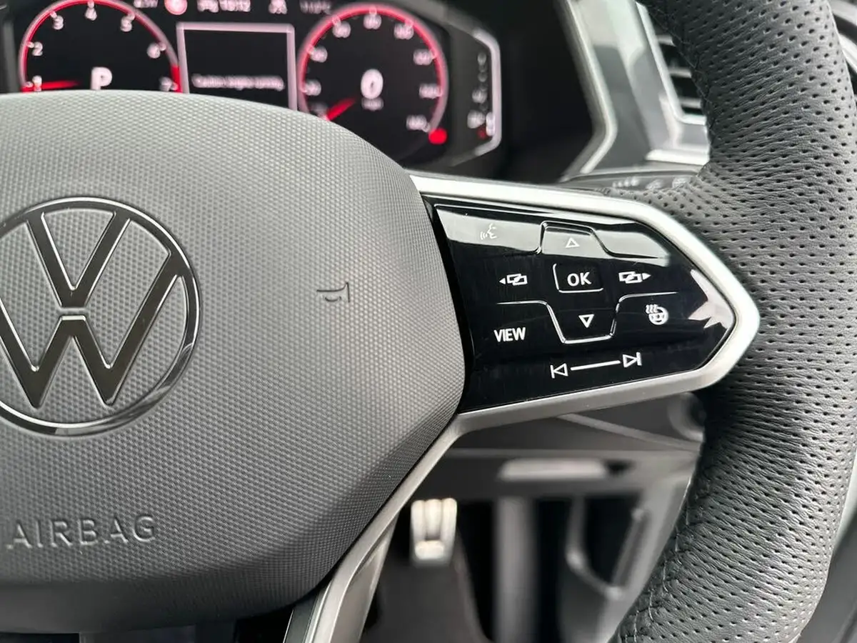 2021-volkswagen-tiguan-big-26