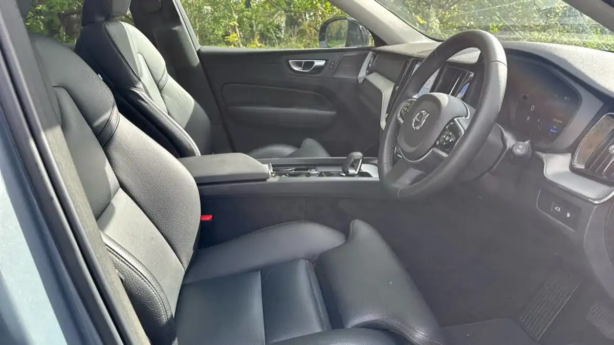2024-volvo-xc60-20-b5-plus-big-8