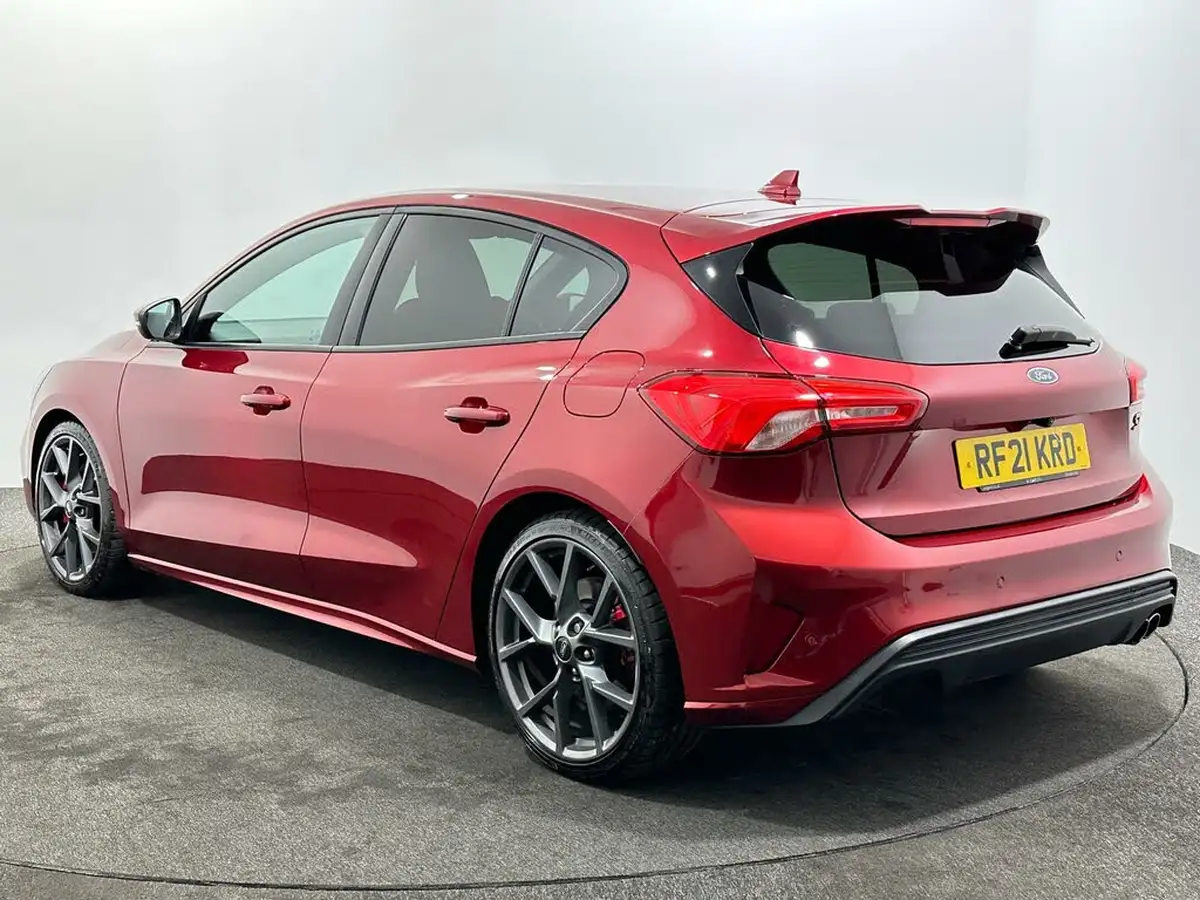 2020-ford-focus-20-st-hatchback-big-4