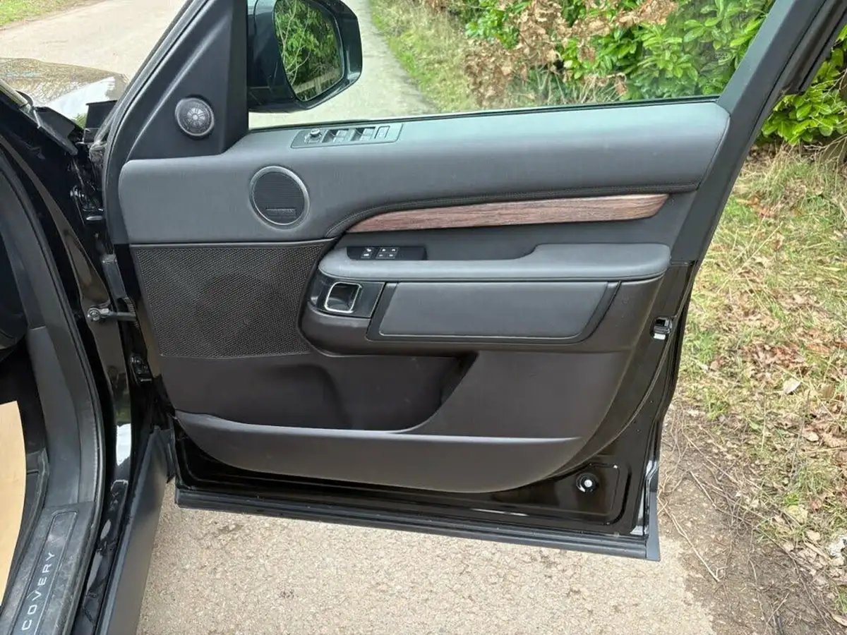 2019-land-rover-discovery-30-sd6-commercial-hse-big-21