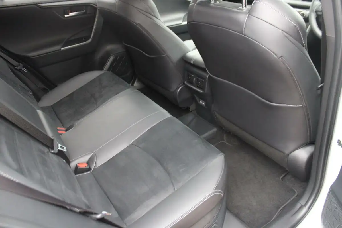 2024-toyota-rav4-25-vvt-i-gr-sport-302bhp-plug-in-big-15