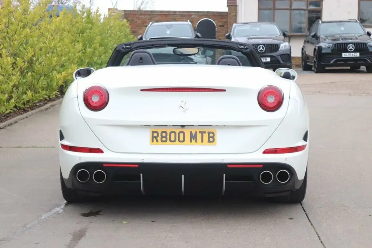 2015-ferrari-california-39-t-big-14