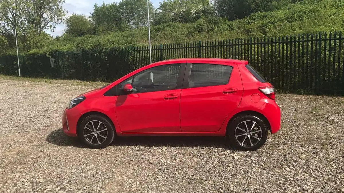 2018-toyota-yaris-15-vvt-i-icon-tech-111bhp-1496cc-big-16